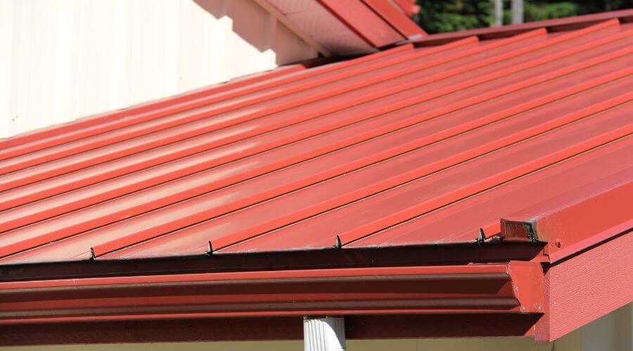Professional gutter cleaning services in Maple, TX